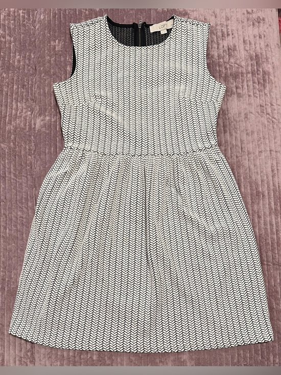 LOFT Dresses & Skirts - LOFT Fall Textured Sweater - ish Capsule Wardrobe Chevron Dress